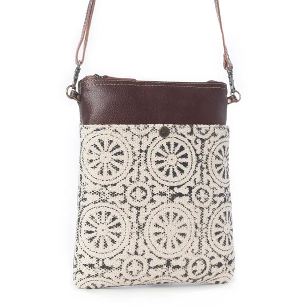 Mesa Weave Vintage Crossbody